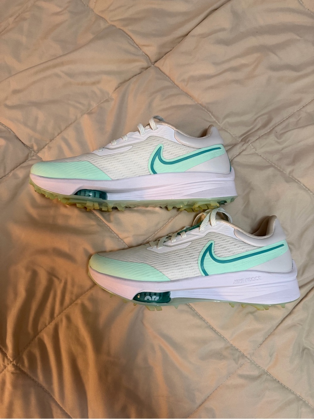 NikeWhite and Teal Golf Sneakers